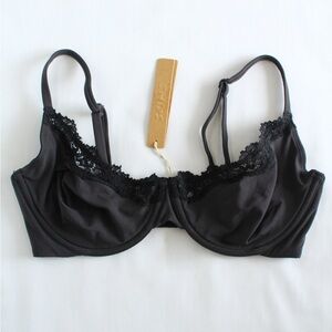 SKIMS Fits Everybody Lace Unlined Demi Bra